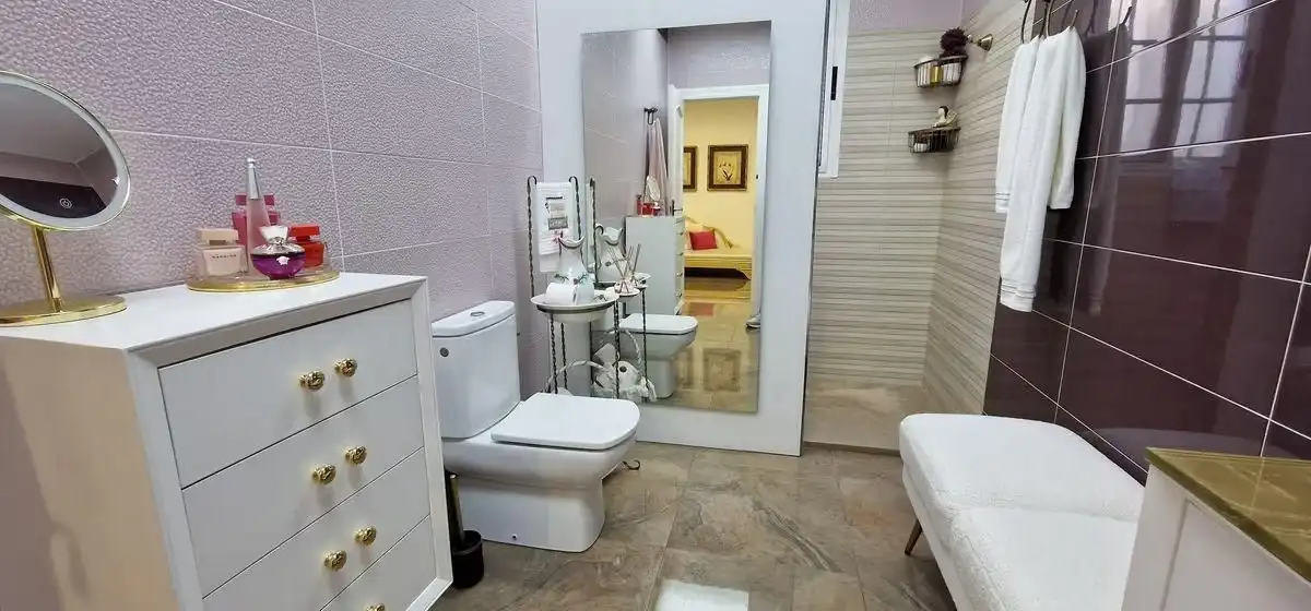 Bany de Casa adosada en venda en Totana amb Aire condicionat, Moblat i Balcó