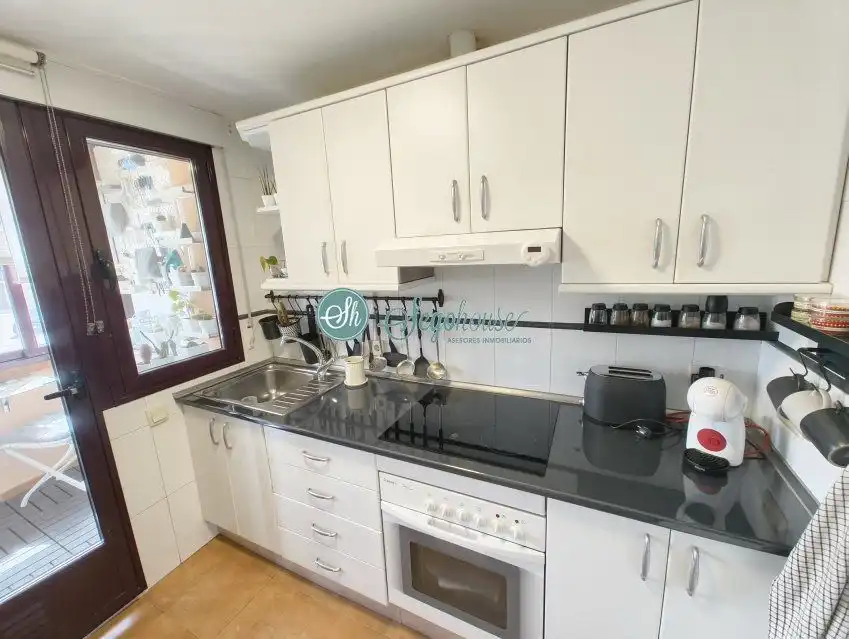 Cocina de Piso en venta en Torrecaballeros con Calefacción, Terraza y Amueblado