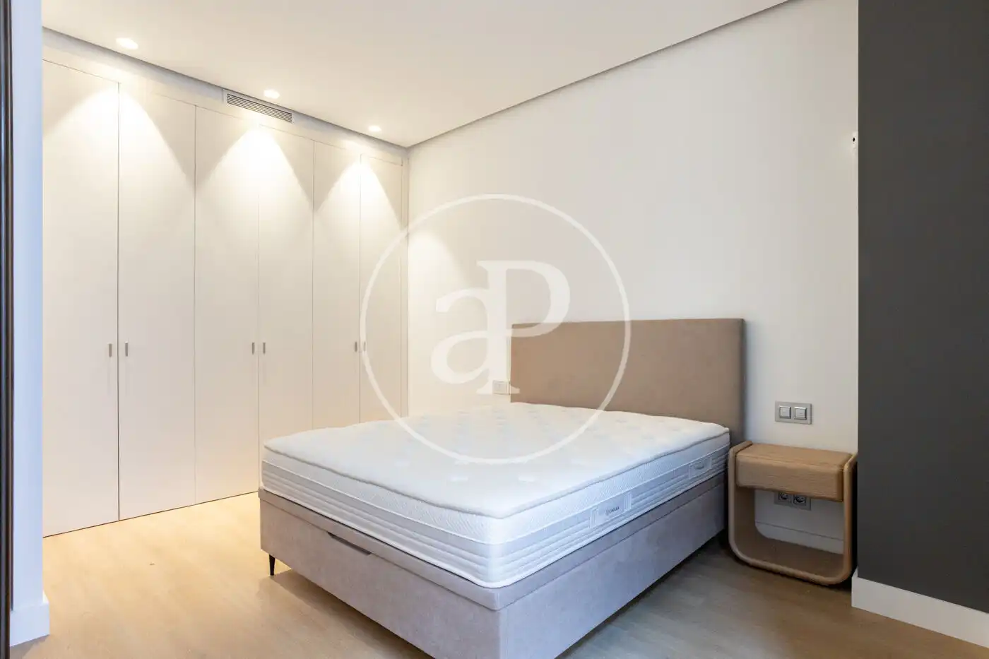 Habitación de Piso de alquiler en Valencia con Aire acondicionado, Calefacción y Trastero