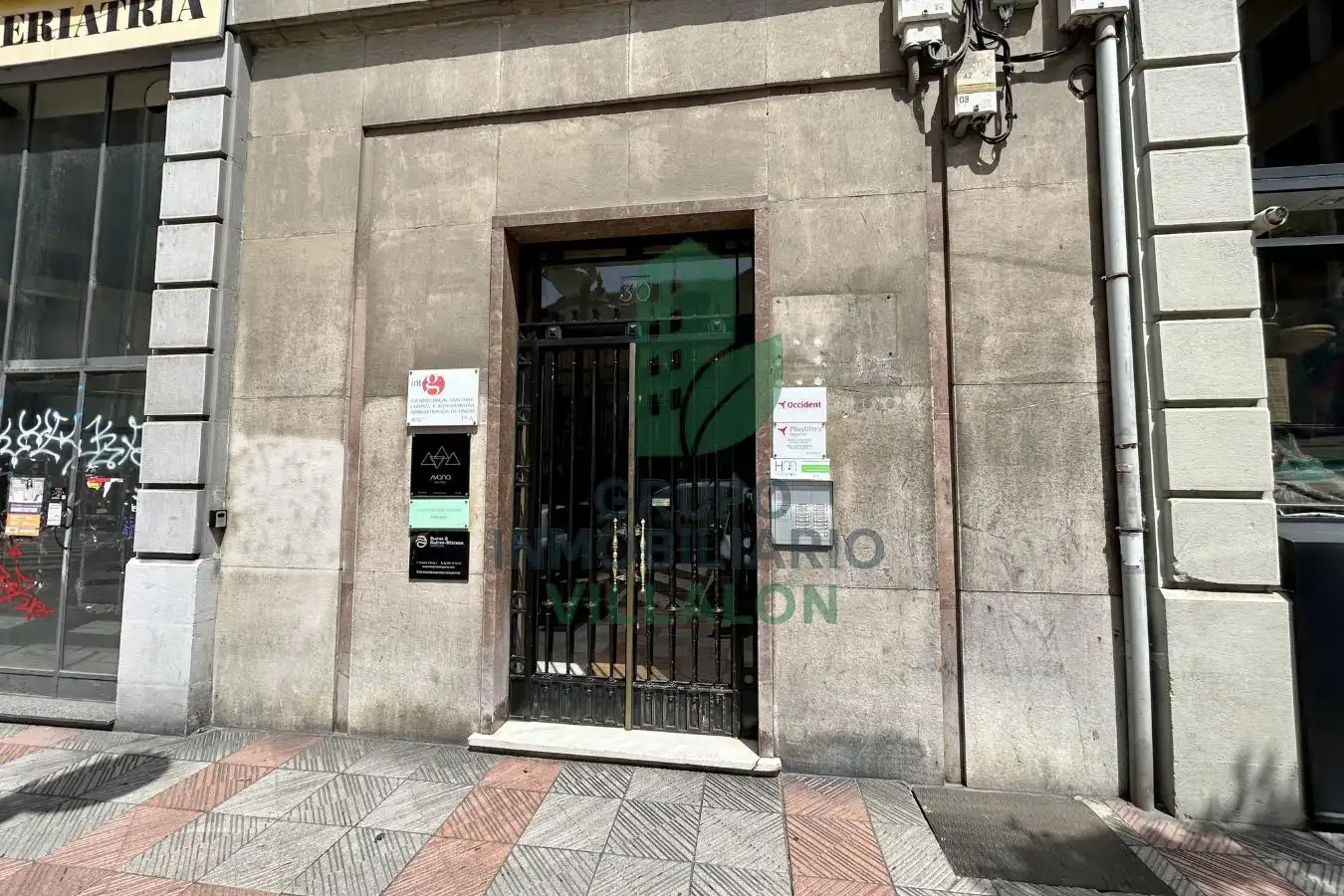 Außenansicht von Wohnung zum Verkauf in León Capital  mit Heizung, Parkett und Möbliert