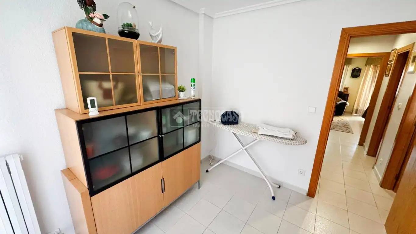 Habitación de Casa adosada en venta en Zaragoza con Aire acondicionado, Terraza y Piscina comunitaria
