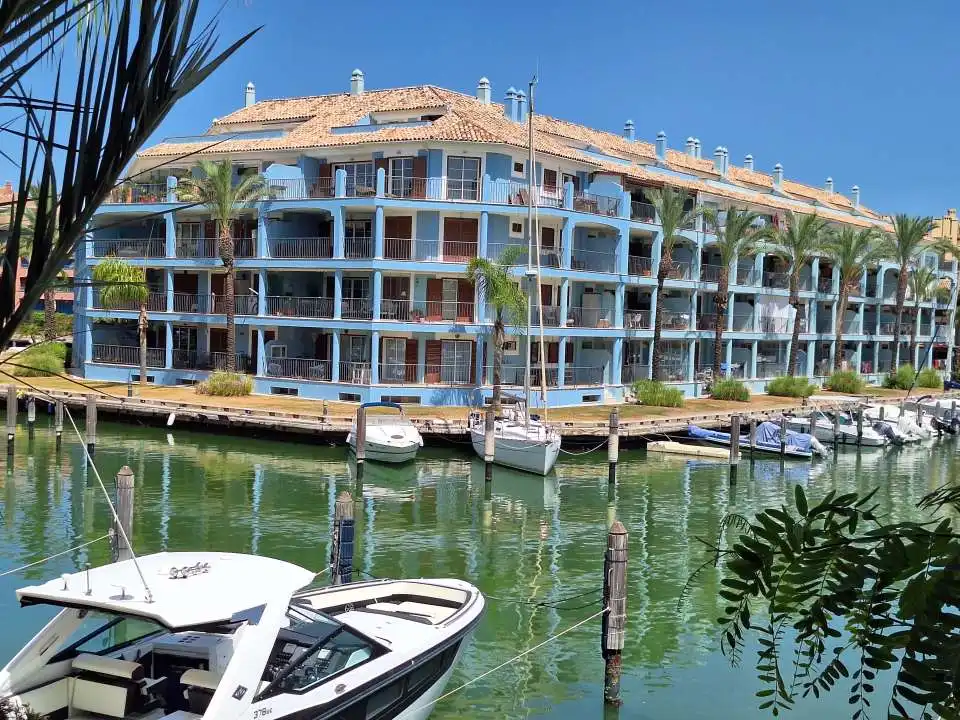 Exterior view of Flat for rent in Sotogrande  with Air Conditioner, Heating and Terrace