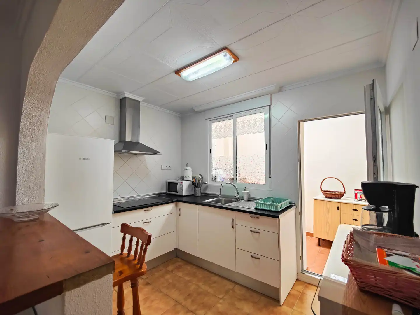 Cocina de Casa adosada de alquiler en Torrevieja con Aire acondicionado, Jardín privado y Terraza