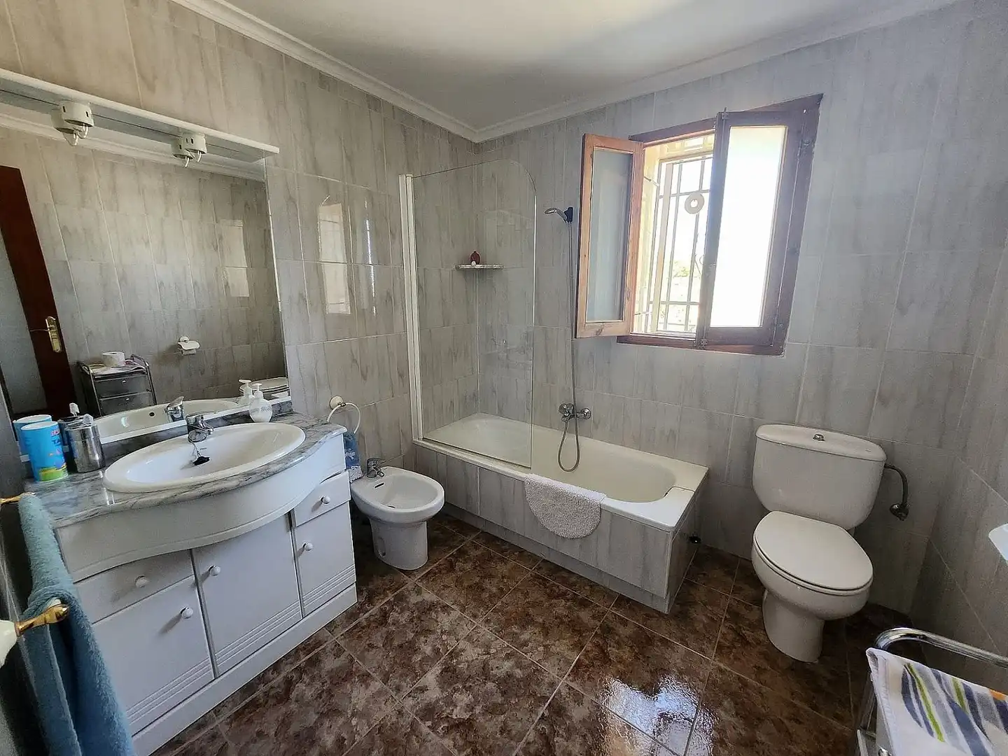 Badezimmer von Country house zum Verkauf in Villena mit Terrasse und Möbliert