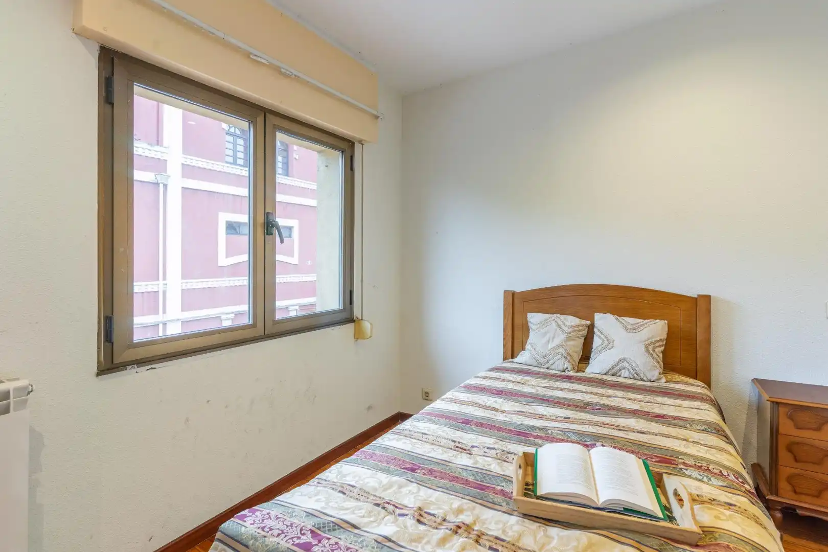 Schlafzimmer von Dachboden zum Verkauf in Oviedo  mit Heizung und Möbliert