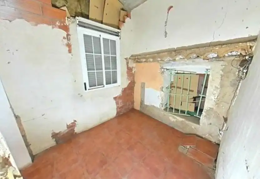 Casa adosada en venda a Calle la Constitución, Cadrete
