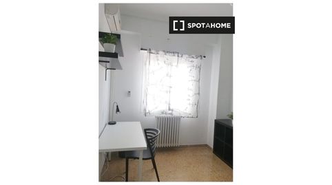 Foto 4 de Piso de alquiler en Barrio de Delicias, Zaragoza Capital