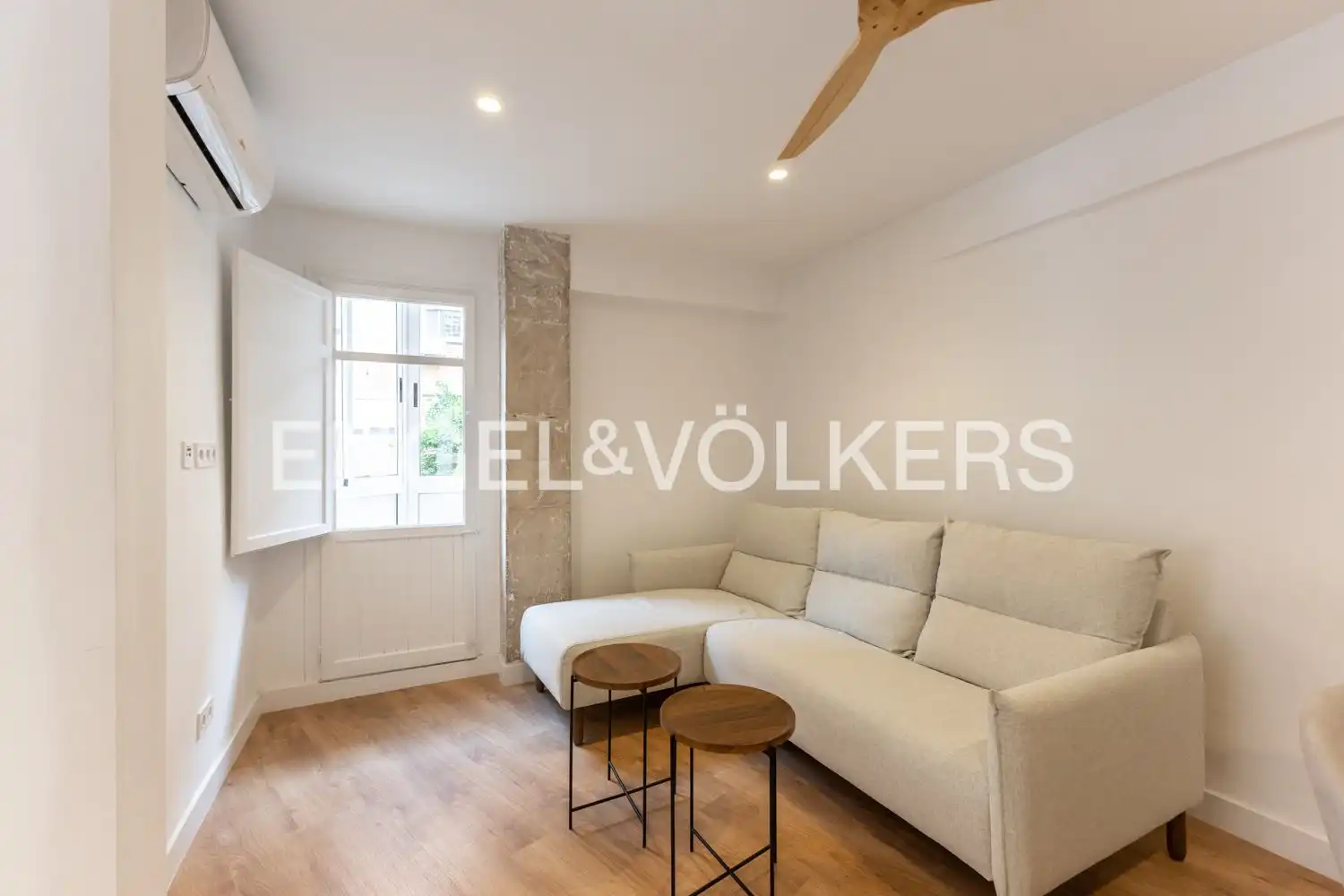 Flat with terrace for sale in Carrer de Salvador Almenar, imagen 4