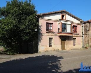 Vista exterior de Casa adosada en venda en Castañeda