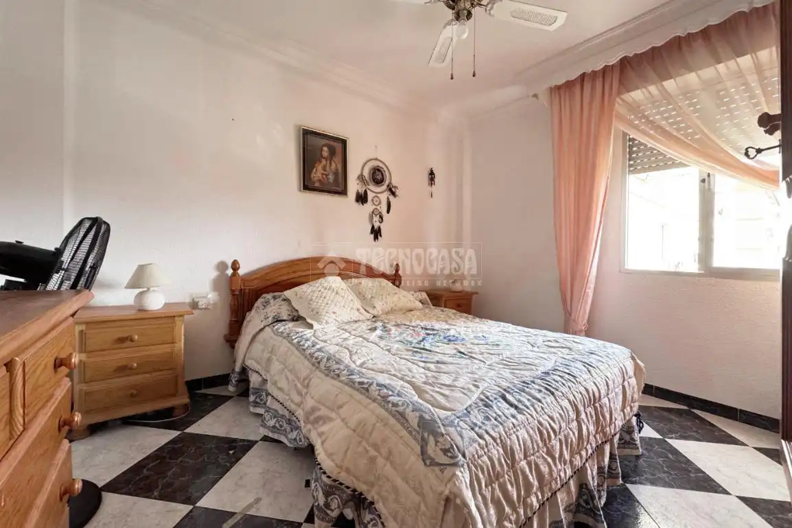 Bedroom of Flat for sale in Torremolinos