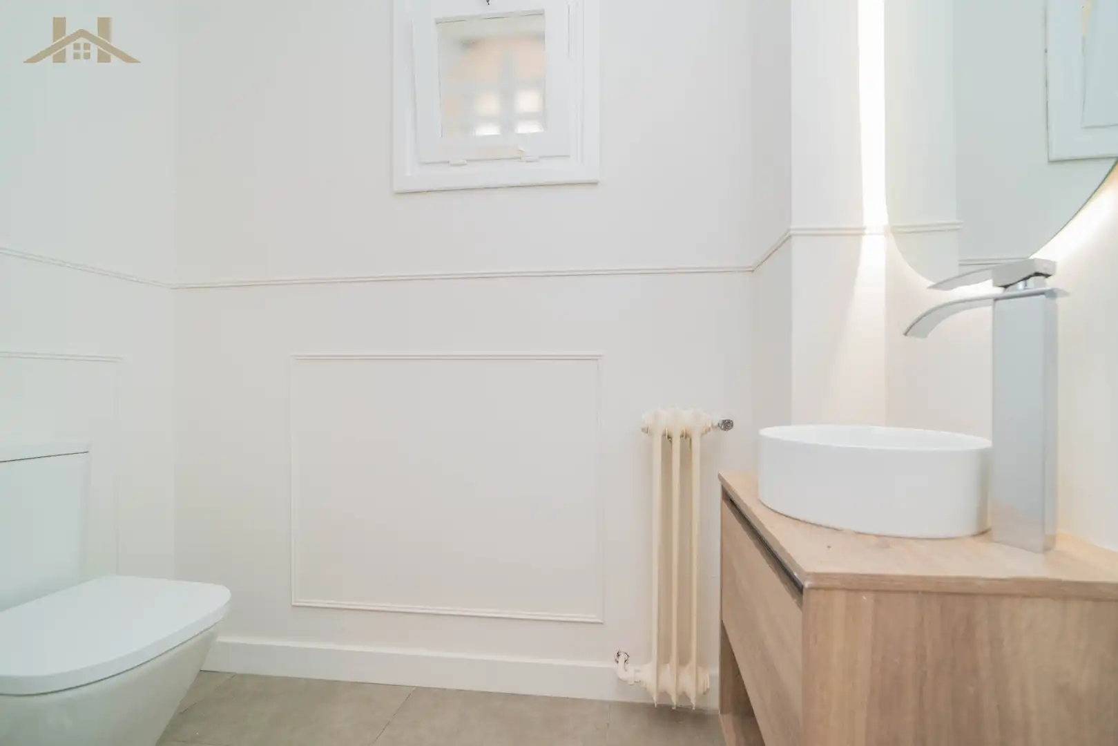 Baño de Casa adosada en venta en Las Rozas de Madrid con Aire acondicionado, Calefacción y Jardín privado
