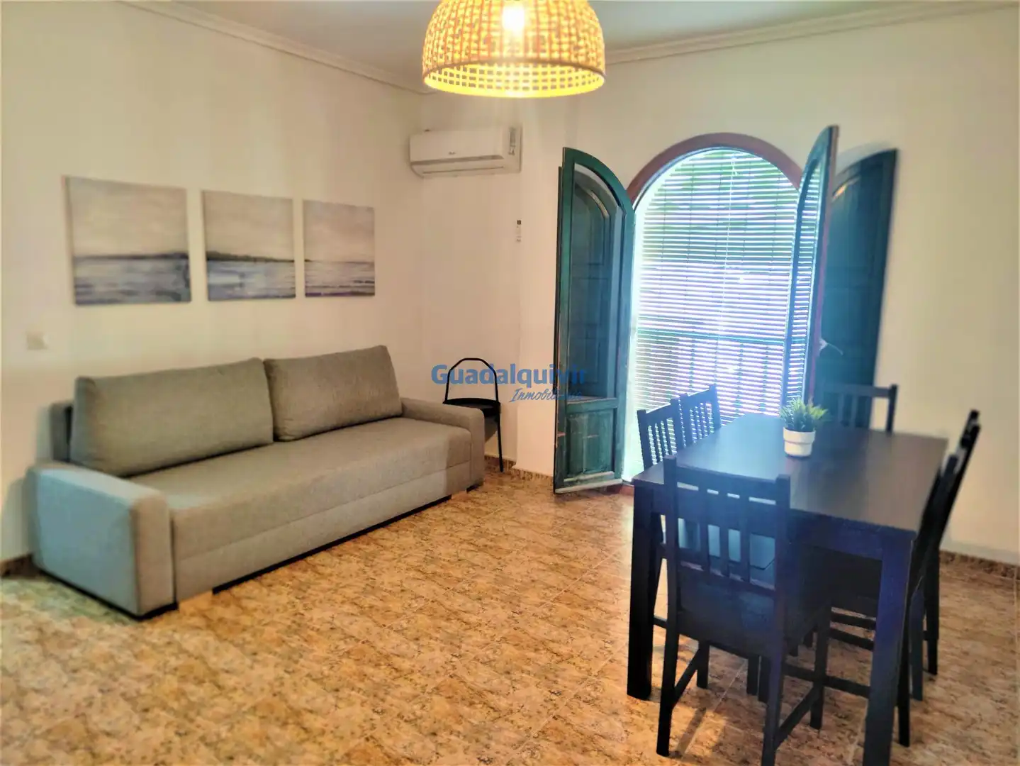 Living room of Flat for rent in  Sevilla Capital  with Air Conditioner, Furnished and Balcony