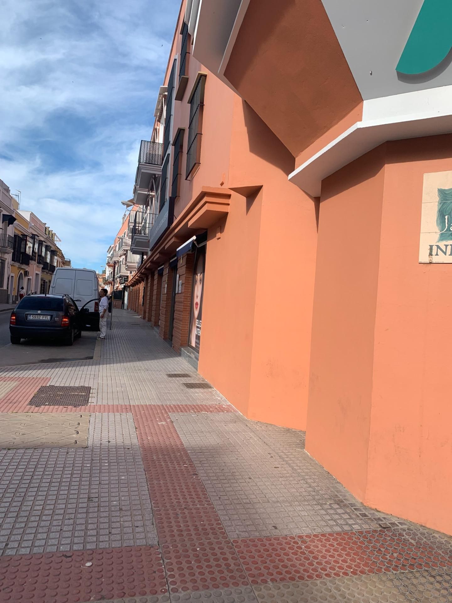 Exterior view of Office for sale in Sanlúcar de Barrameda  with Heating