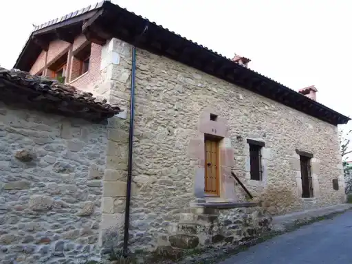 Vista exterior de Casa o chalet en venta en Merindad de Sotoscueva con Calefacción, Jardín privado y Amueblado