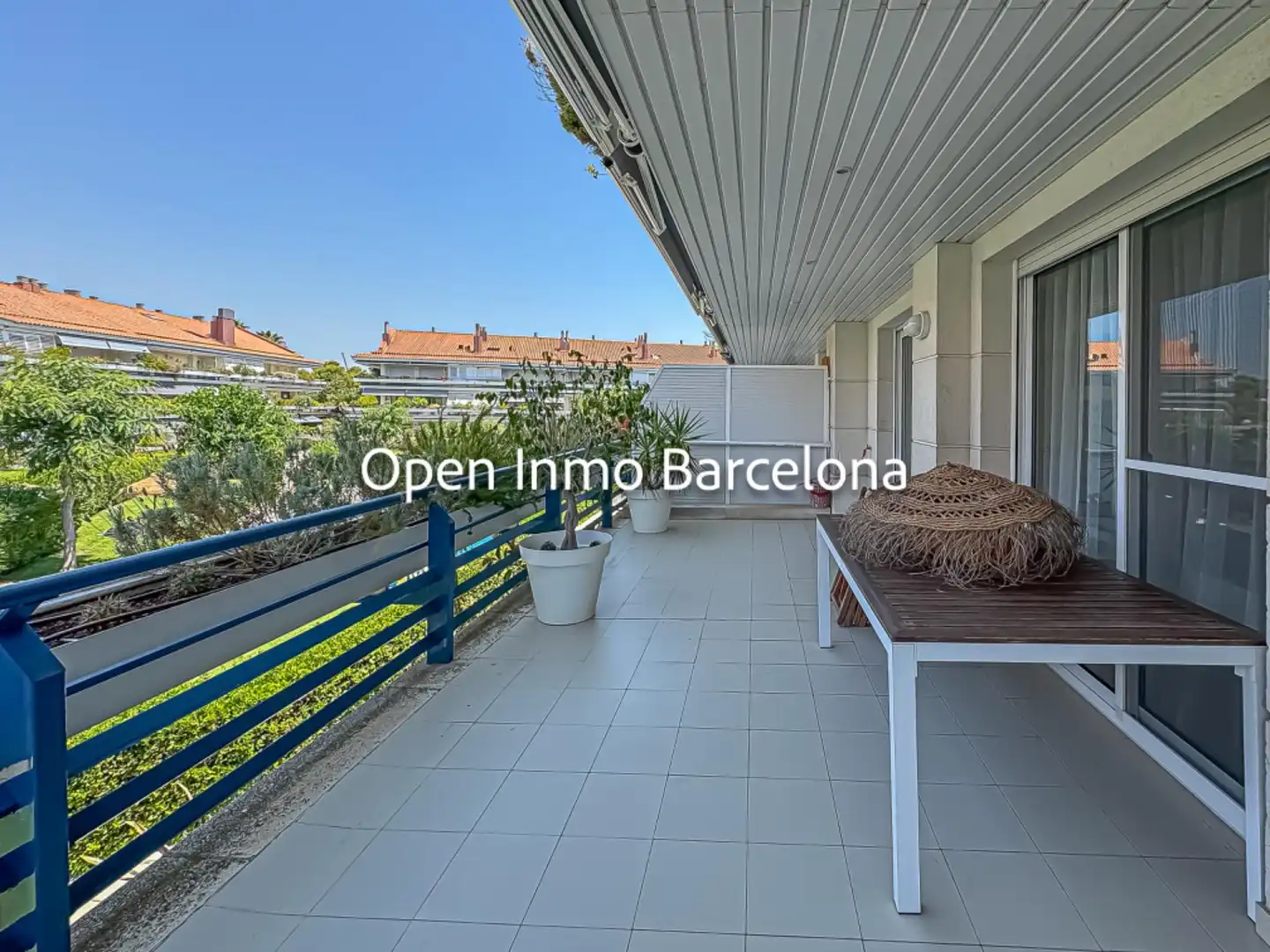 Vista exterior de Piso en venta en Sitges con Calefacción, Terraza y Piscina comunitaria