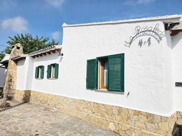 Villa mit Garten zur Miete in El Montgó