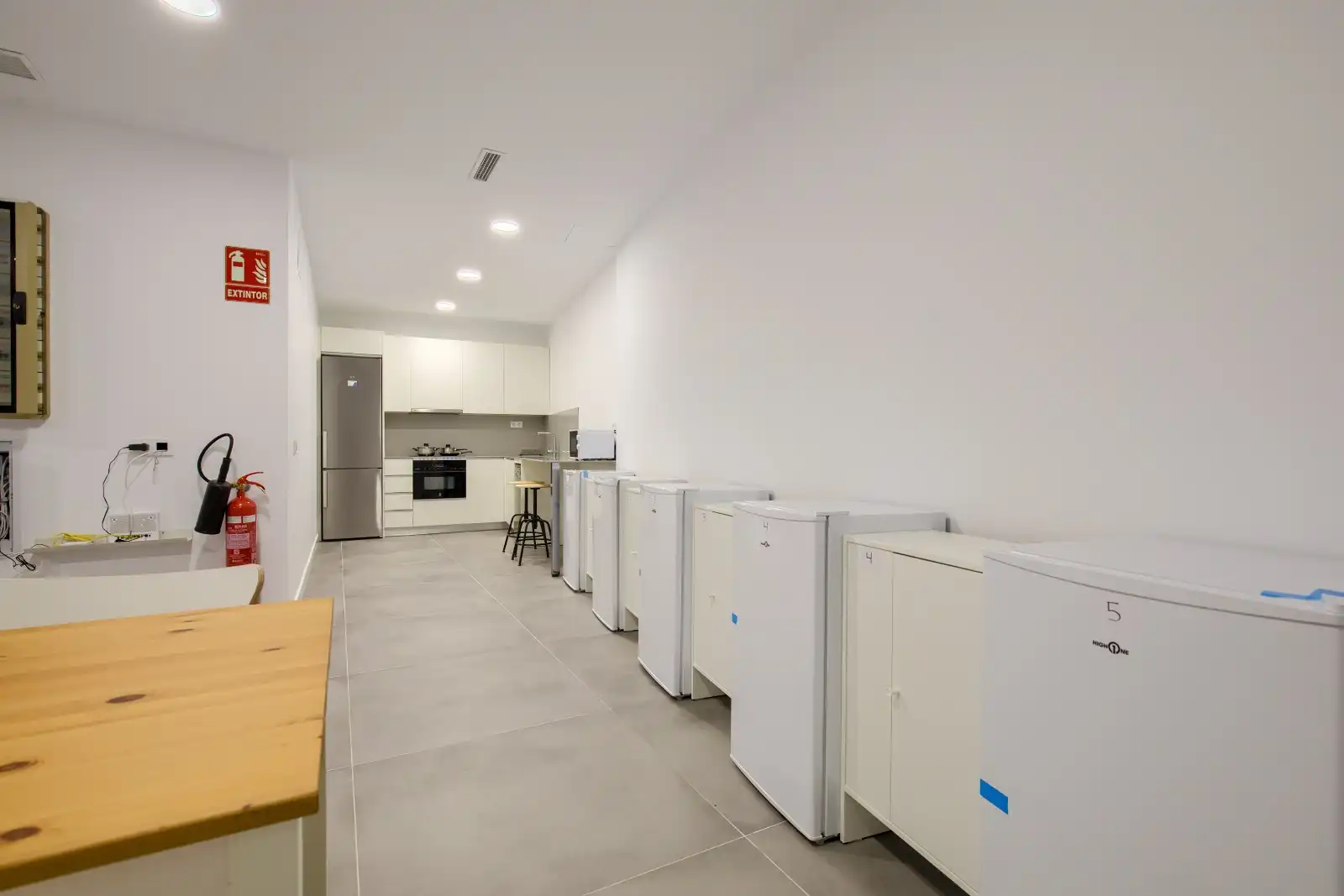 Room in Calle de las Islas Bermudas, Tres Olivos - Valverde