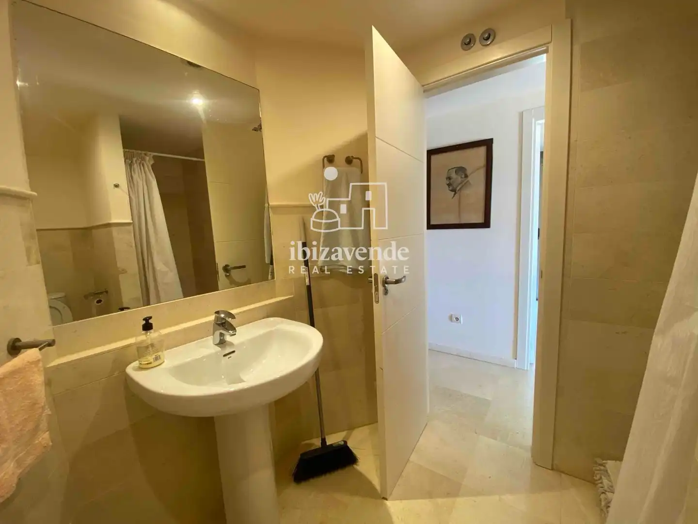 Baño de Dúplex de alquiler en Sant Antoni de Portmany con Aire acondicionado, Jardín privado y Terraza
