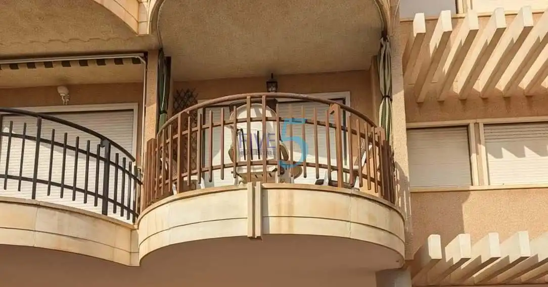 Piso con terraza en venta en Santa Pola ciudad, imagen 3