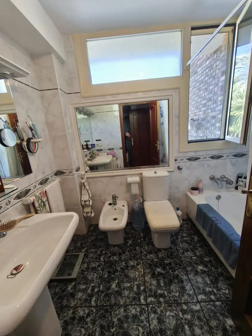 Semi-detached house with terrace for sale in Carrer Bergantí, imagen 20