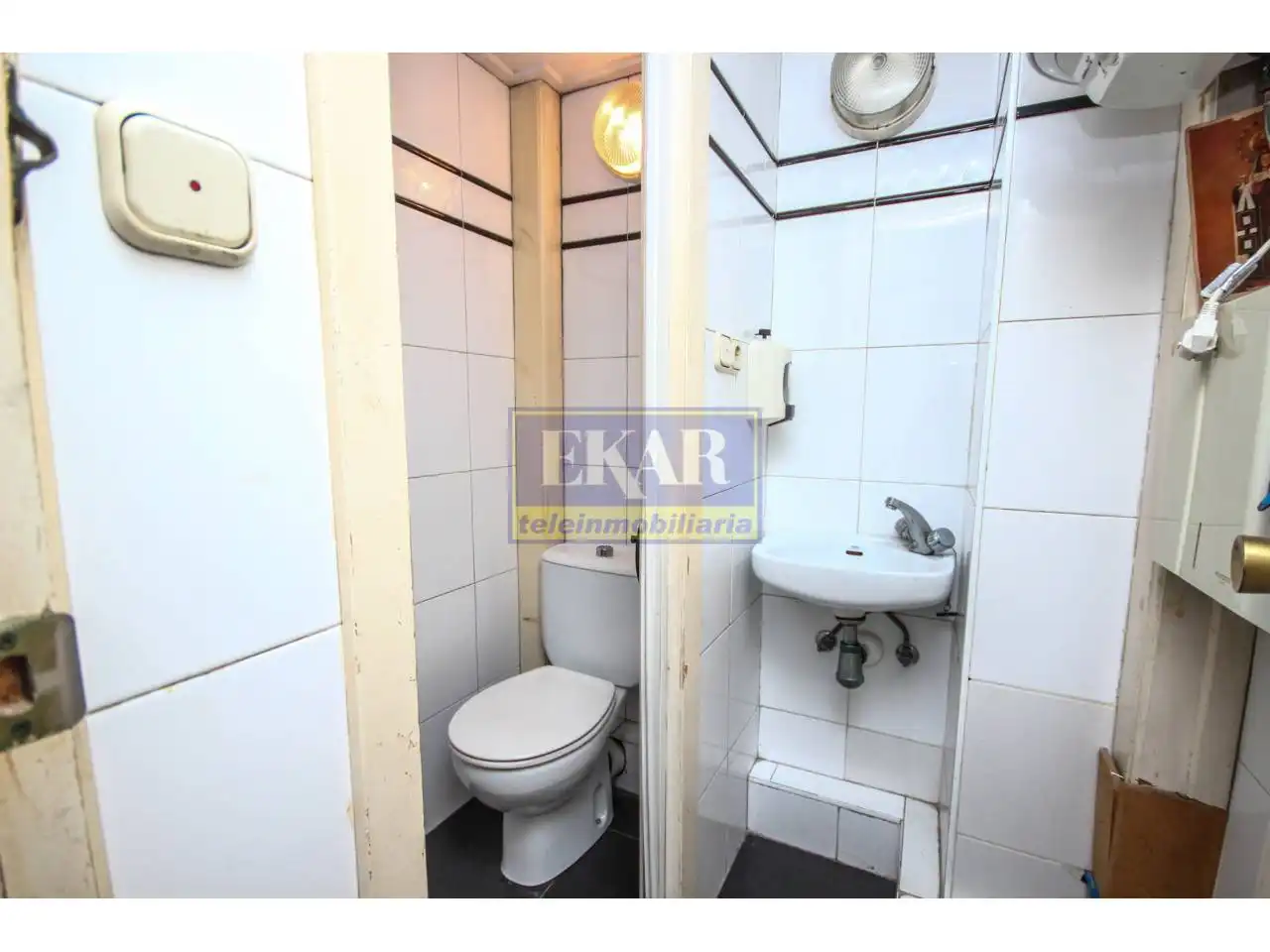 Bathroom of Commercial properties for sale in Irun 