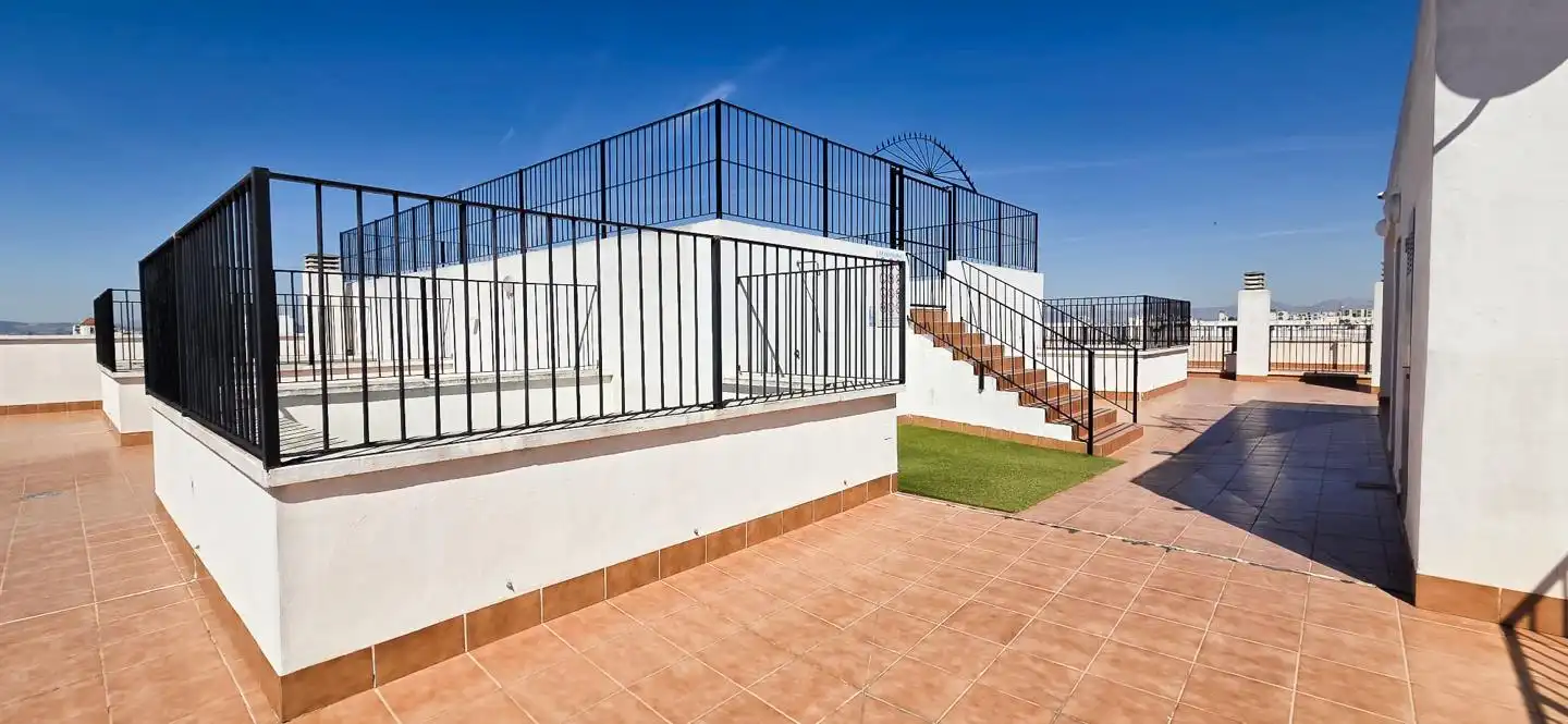 Terraza de Piso en venta en Almoradí con Balcón y Piscina comunitaria