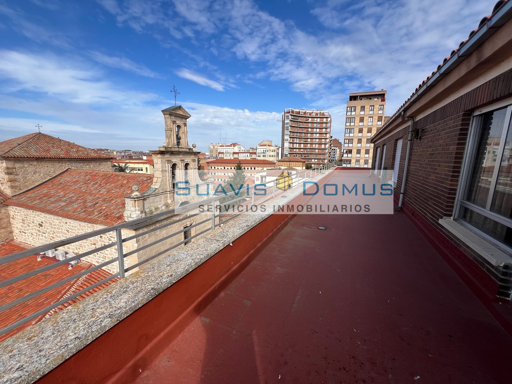 Vista exterior de Àtic de lloguer en Zamora Capital  amb Calefacció, Parquet i Terrassa