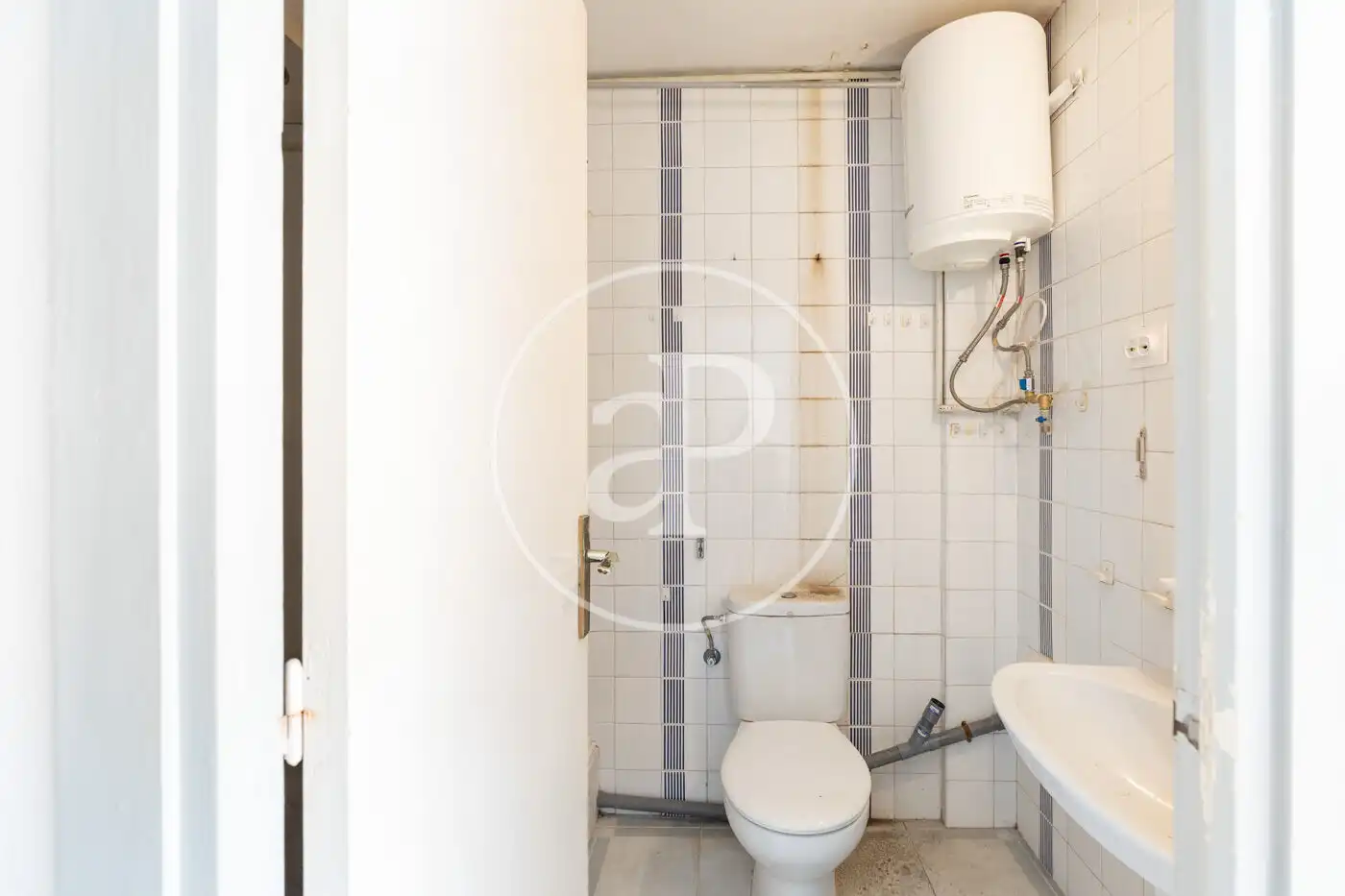 Badezimmer von Wohnung zum Verkauf in Barcelona mit Heizung und Terrasse