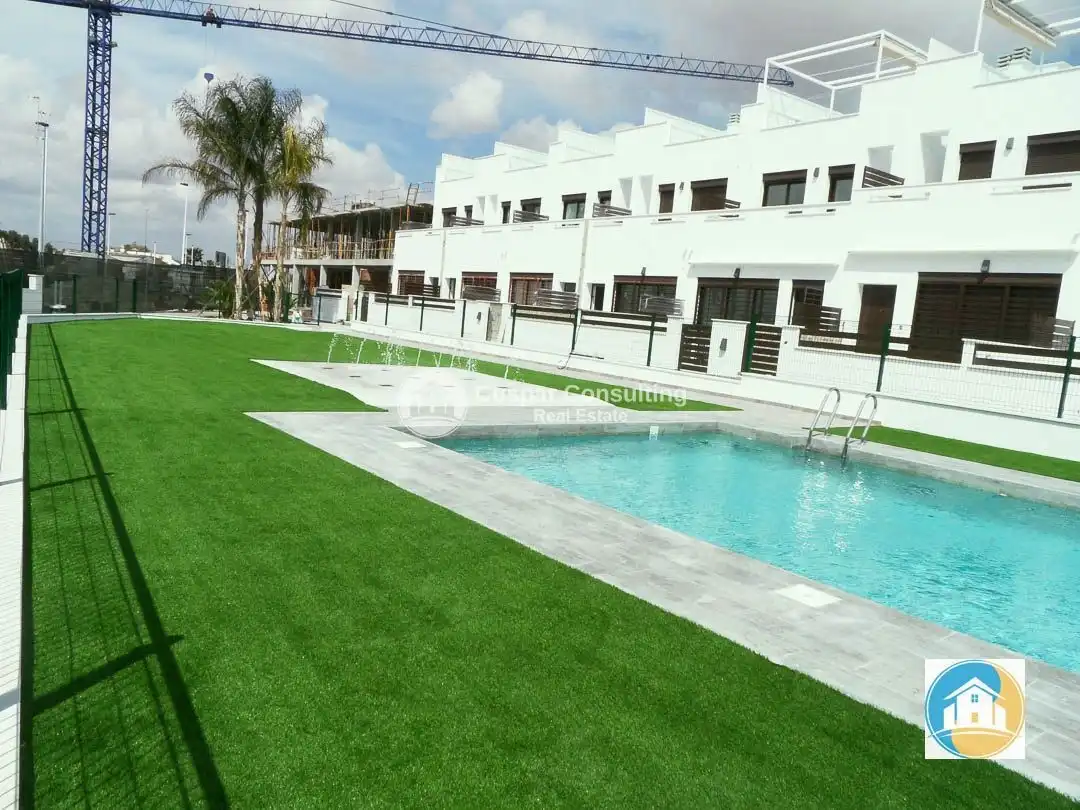 Vista exterior de Dúplex en venda en Pilar de la Horadada amb Aire condicionat, Calefacció i Jardí privat