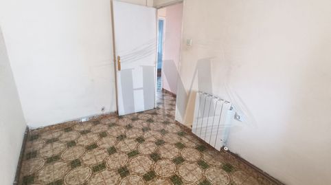 Foto 3 de Piso en venta en Calle de Villajoyosa, 83, Los Rosales, Madrid Capital