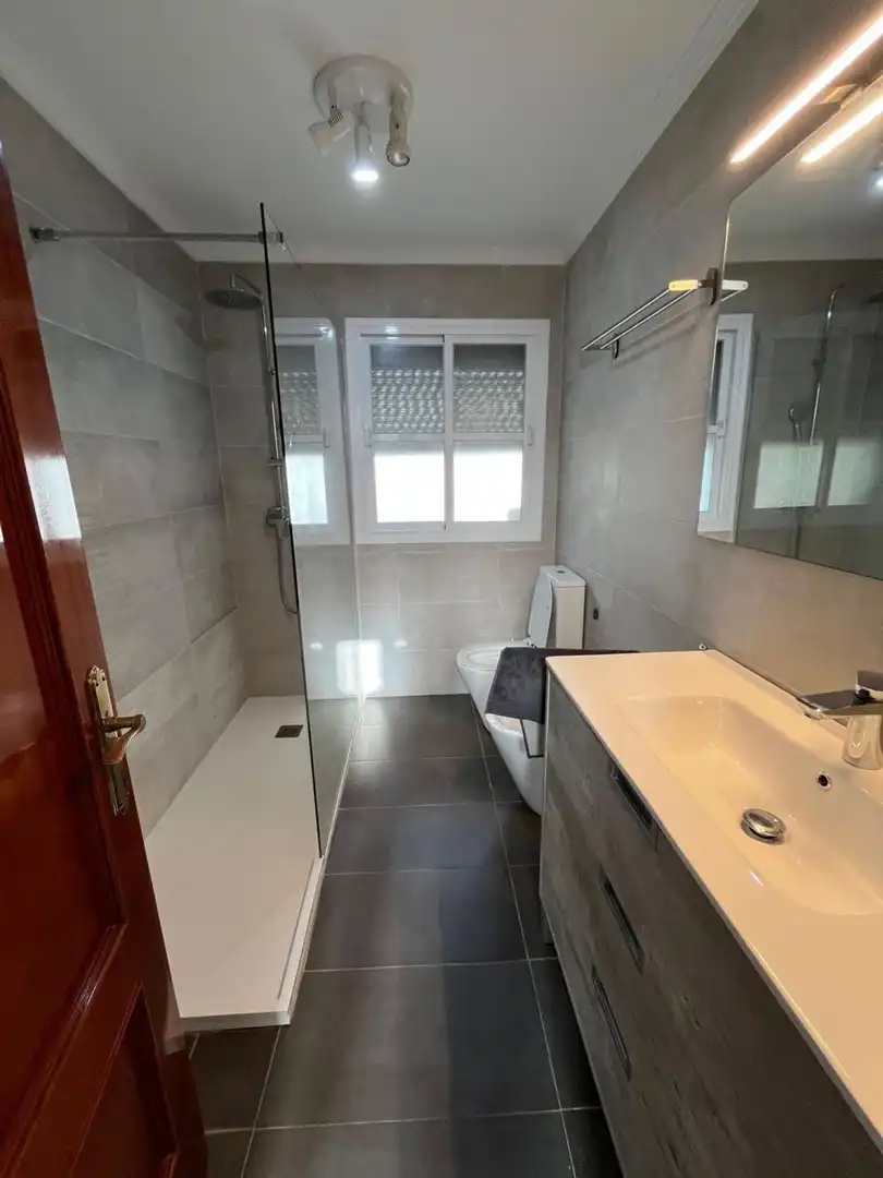 Bathroom of Houses for sale in Chiclana de la Frontera