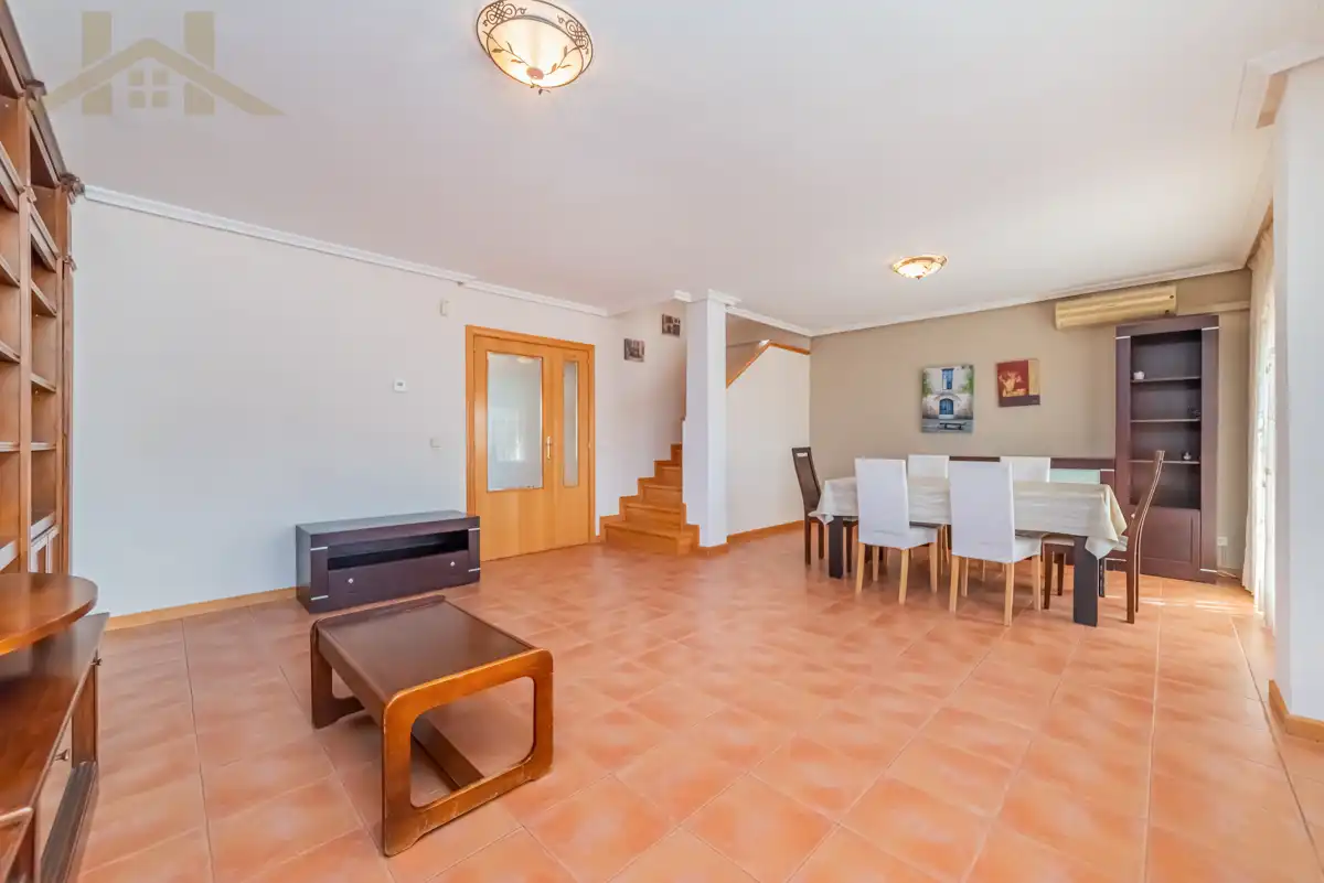 Houses for sale in Aranjuez  with Air Conditioner, Heating and Terrace