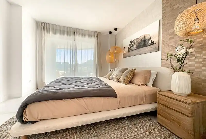 Habitación de Planta baja de alquiler en Estepona con Aire acondicionado, Calefacción y Terraza