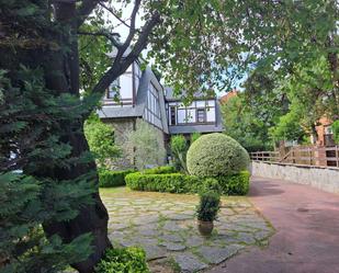 Jardí de Casa adosada en venda en Getxo  amb Calefacció i Piscina comunitària