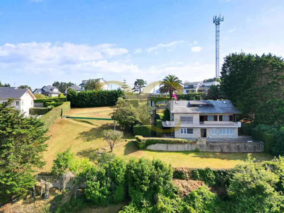 Jardí de Casa o xalet en venda en Castropol amb Calefacció, Jardí privat i Terrassa