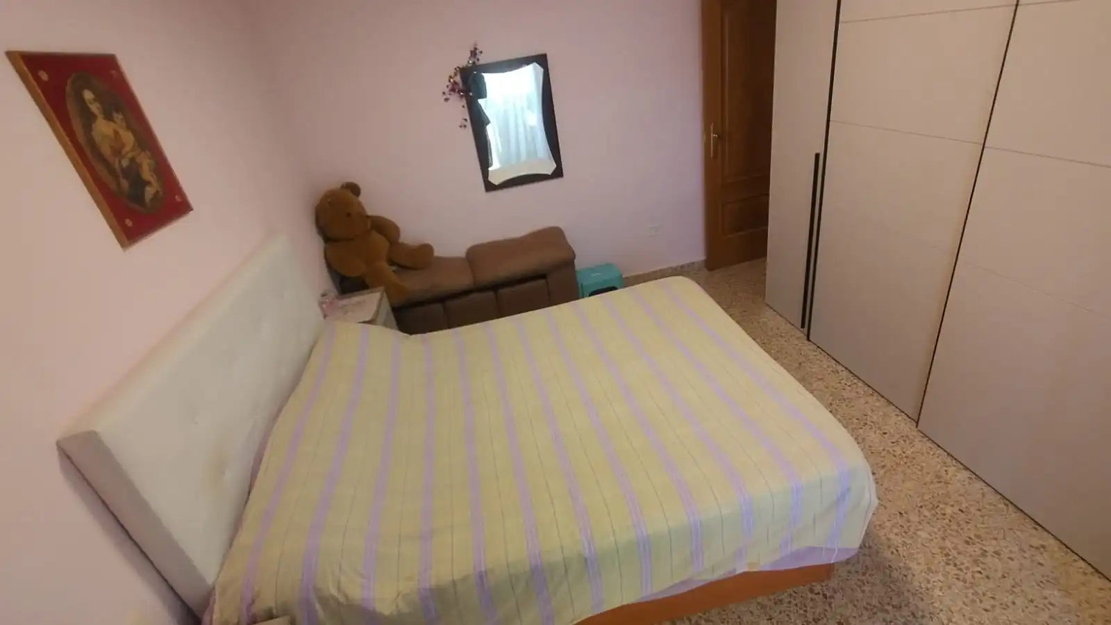 Habitación de Piso en venta en Gilet con Aire acondicionado, Amueblado y Balcón