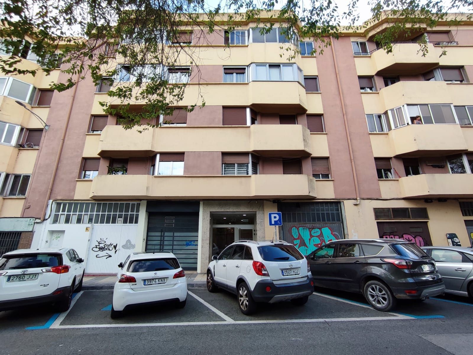 Vista exterior de Pis de lloguer en  Pamplona / Iruña amb Calefacció, Terrassa i Moblat