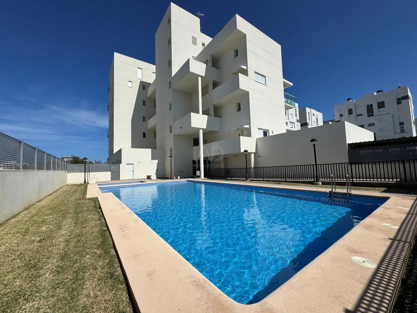 Piscina de Pis en venda en Oliva amb Aire condicionat, Calefacció i Terrassa
