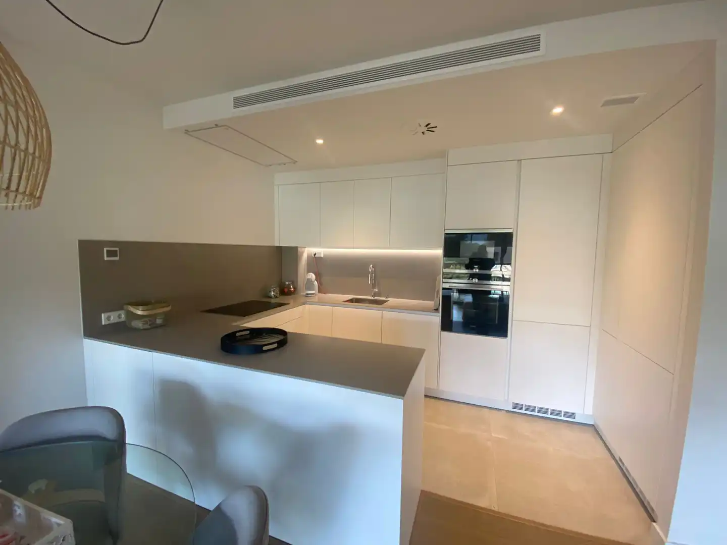 Cocina de Apartamento de alquiler en Salou con Aire acondicionado, Calefacción y Parquet