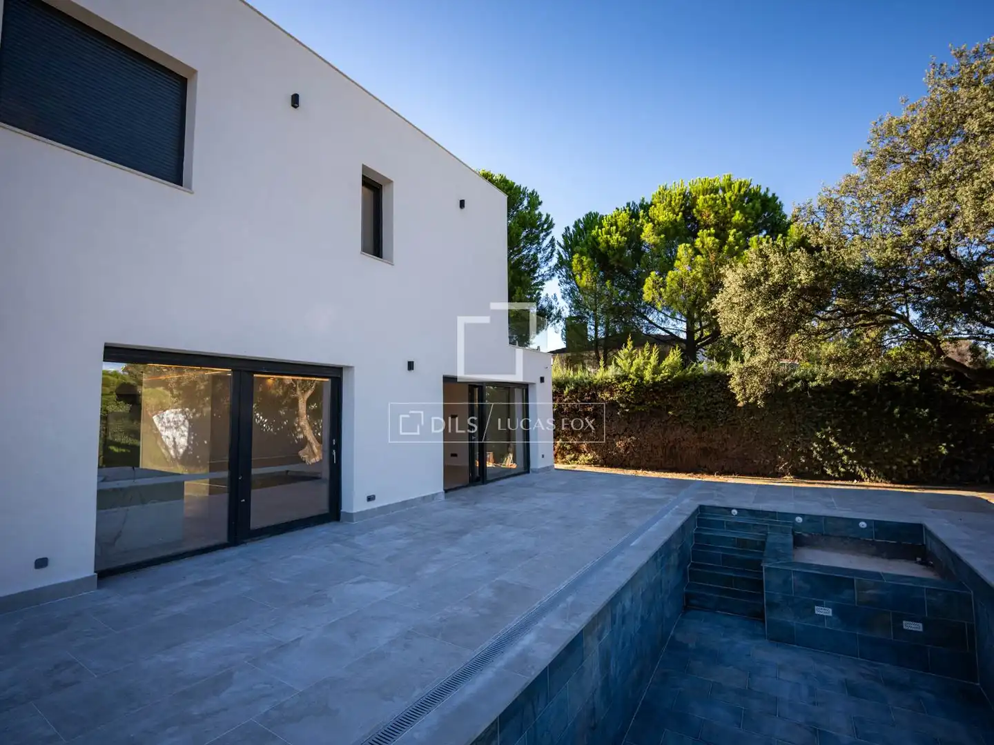 Vista exterior de Casa o xalet de lloguer en Valdemorillo amb Aire condicionat, Calefacció i Jardí privat