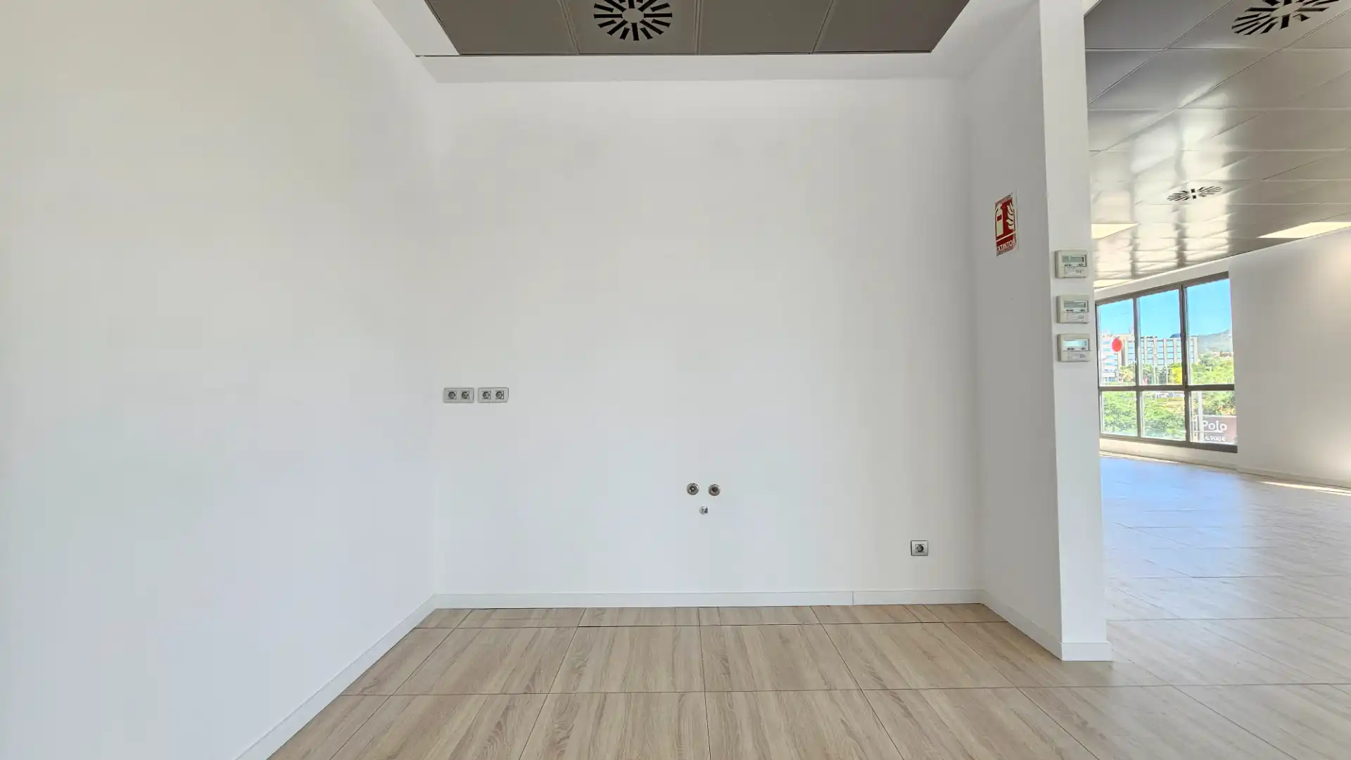 Büro zur Miete in Sant Joan Despí mit Klimaanlage und Alarm