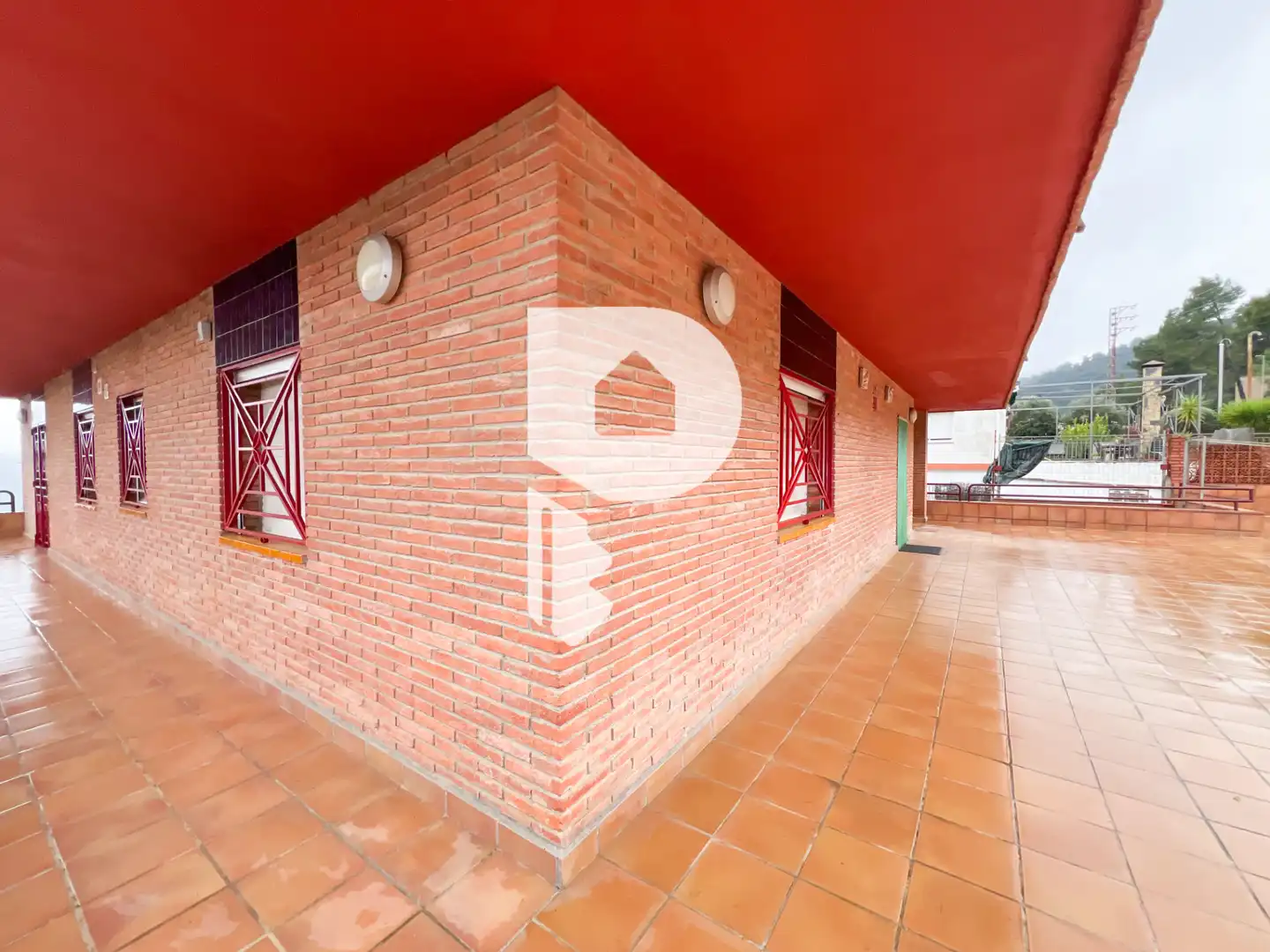Vista exterior de Casa o xalet en venda en Vallirana amb Aire condicionat, Calefacció i Jardí privat