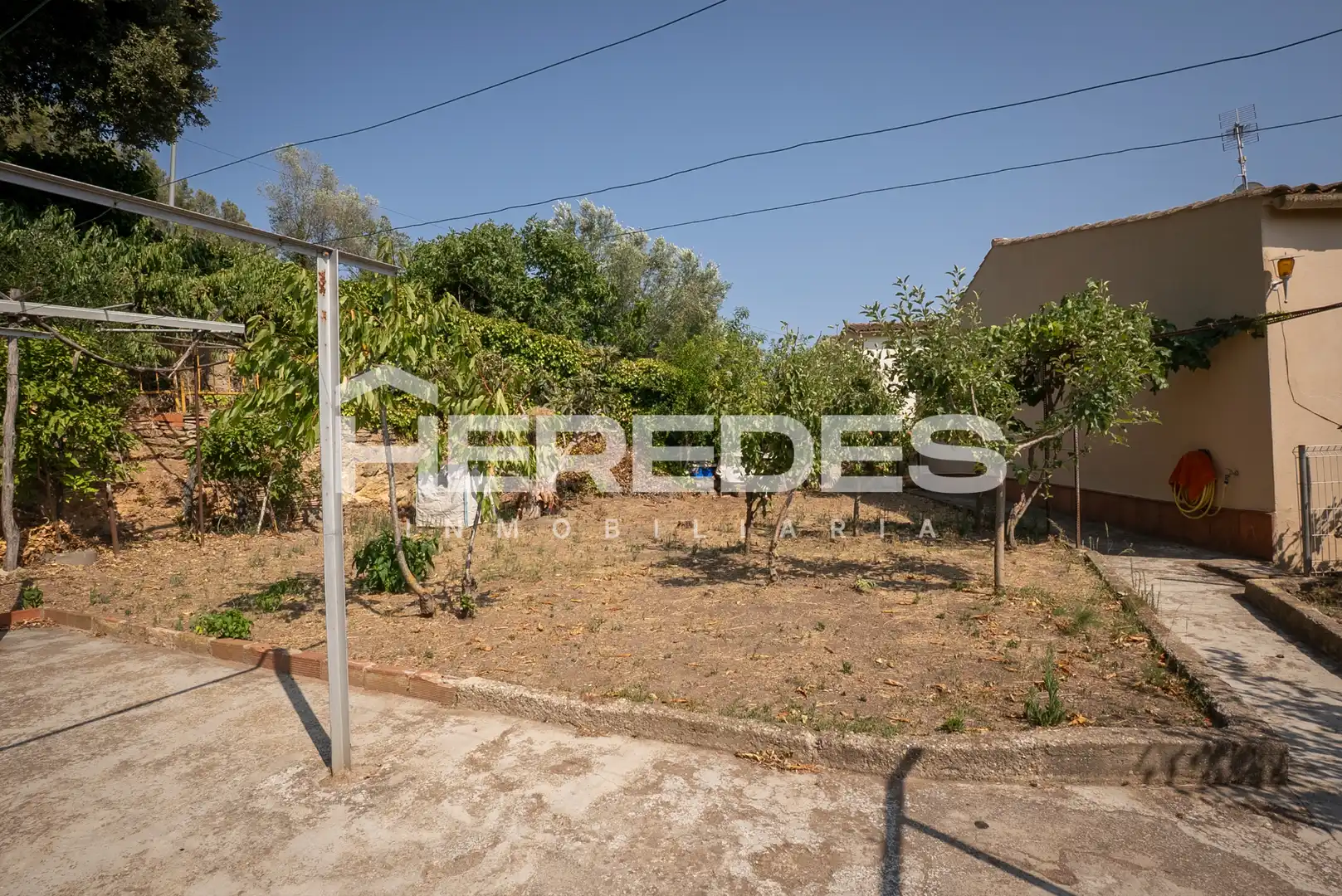 Casa o xalet en venda en Torrelles de Llobregat amb Jardí privat, Terrassa i Moblat