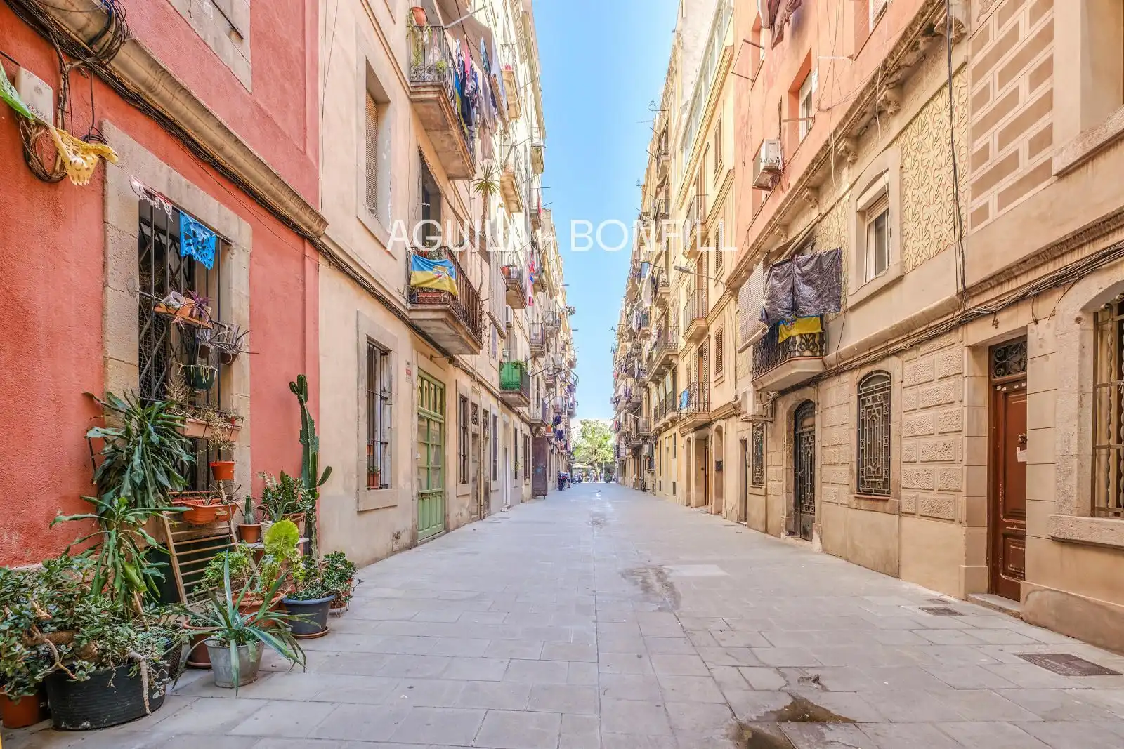 Exterior view of Flat for sale in Barcelona  with Terrace, Balcony and Alarm