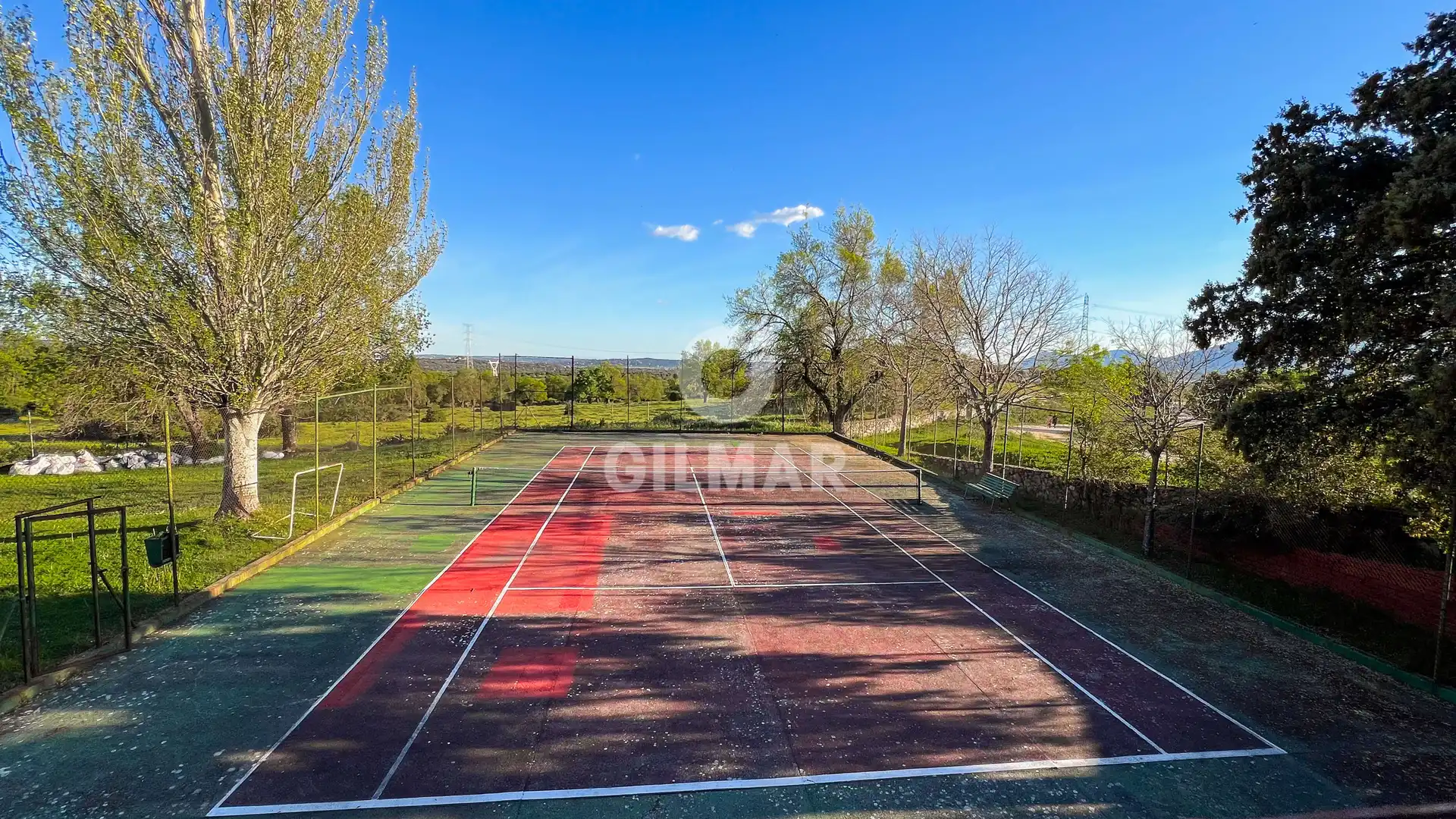 Jardín de Casa adosada en venta en Collado Mediano con Calefacción, Jardín privado y Piscina