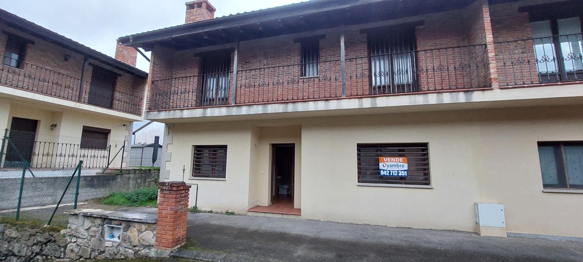 Exterior view of Single-family semi-detached for sale in Val de San Vicente   with Private garden and Balcony