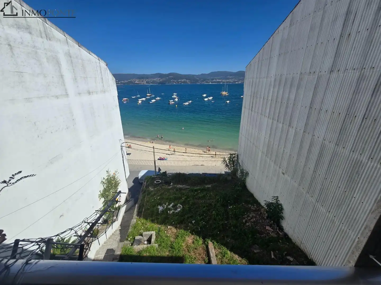 Vista exterior de Casa o xalet en venda en Poio amb Jardí privat