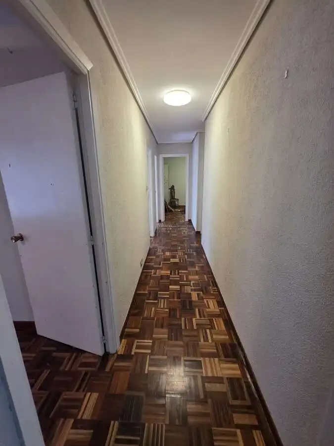 Piso en venta en Avilés con Calefacción, Terraza y Trastero