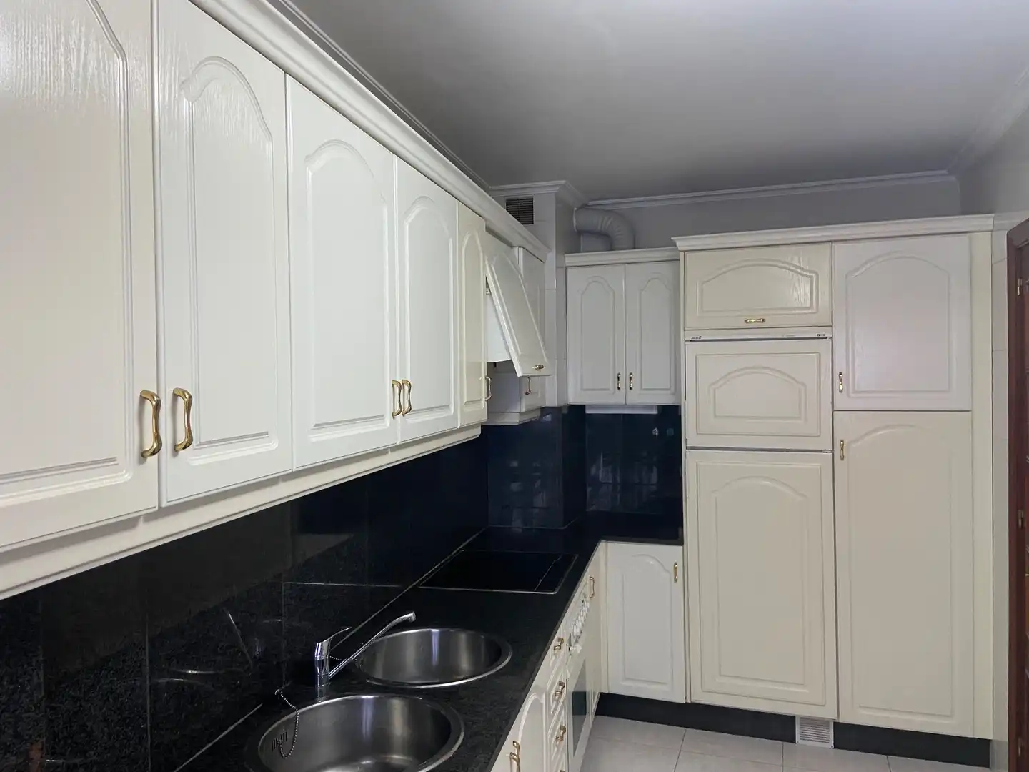 Kitchen of Flat for sale in Lalín  with Storage room