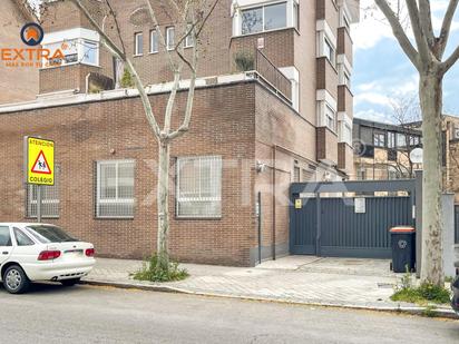 Exterior view of Building for sale in  Madrid Capital